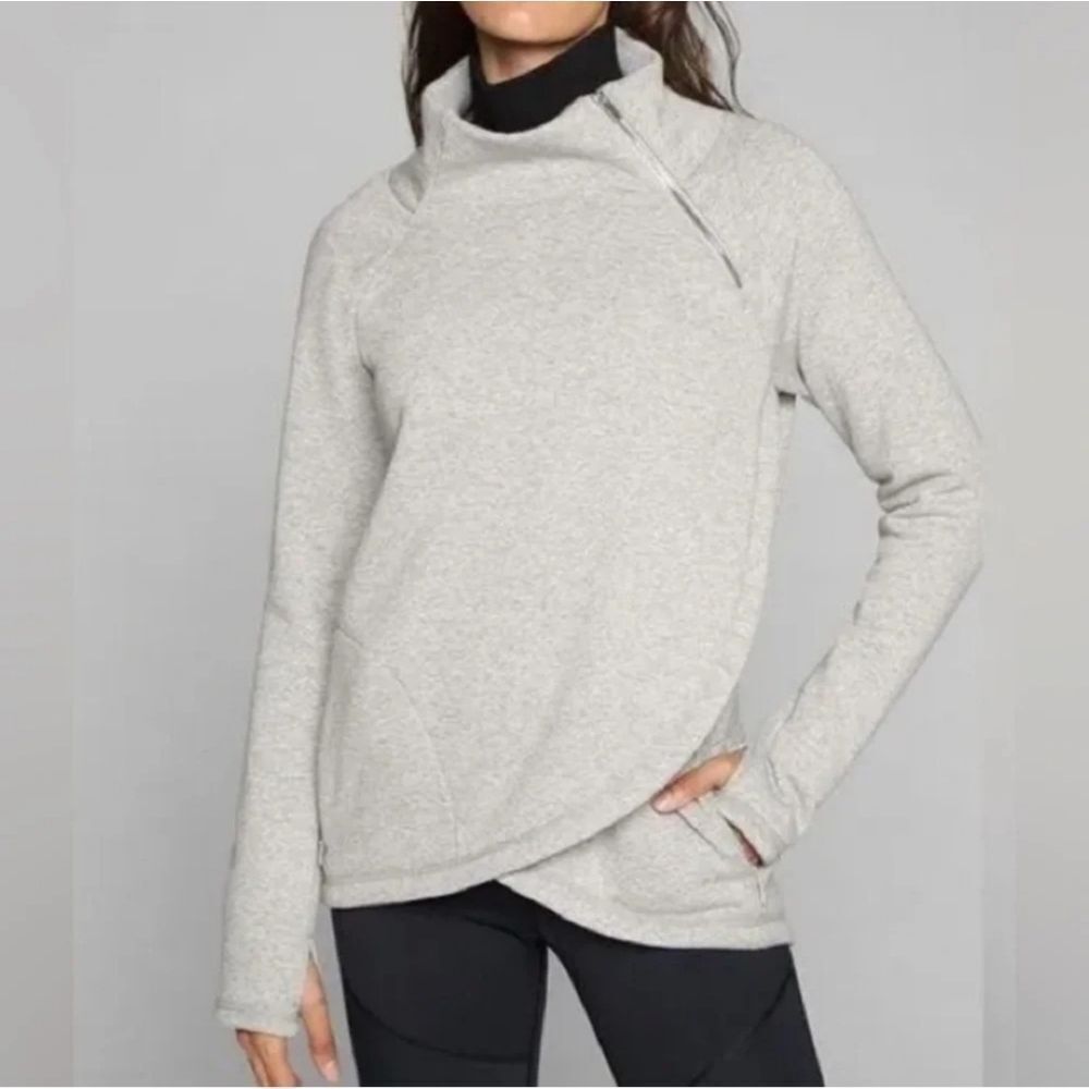 Athleta Cozy Karma Asym Asymmetrical Zip Sweatshirt Sz XSMALL Ivory/Grey - Picture 4 of 12